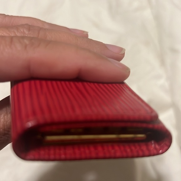 Louis Vuitton Epi key holder red, EUC, NO callouts! - Picture 4 of 6